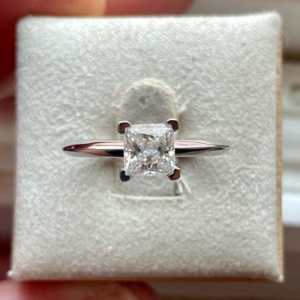 *RARE* Princess cut 1ct.